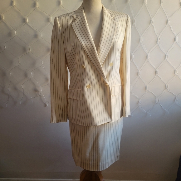 Vintage 100% Silk Pinstripe 2 Pc Suit • Jones New York • Cream & Olive • Size 4 - Picture 1 of 8